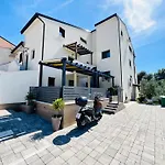 Apartments Ivanisevic